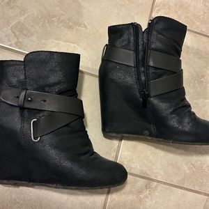 Black Wedge booties, Aldo, Size 6.5